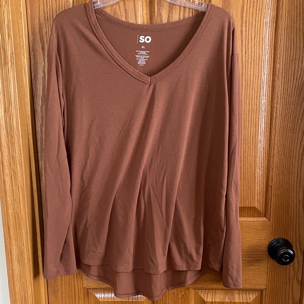 SO Women's xl brown Long Sleeve V-Neck Top